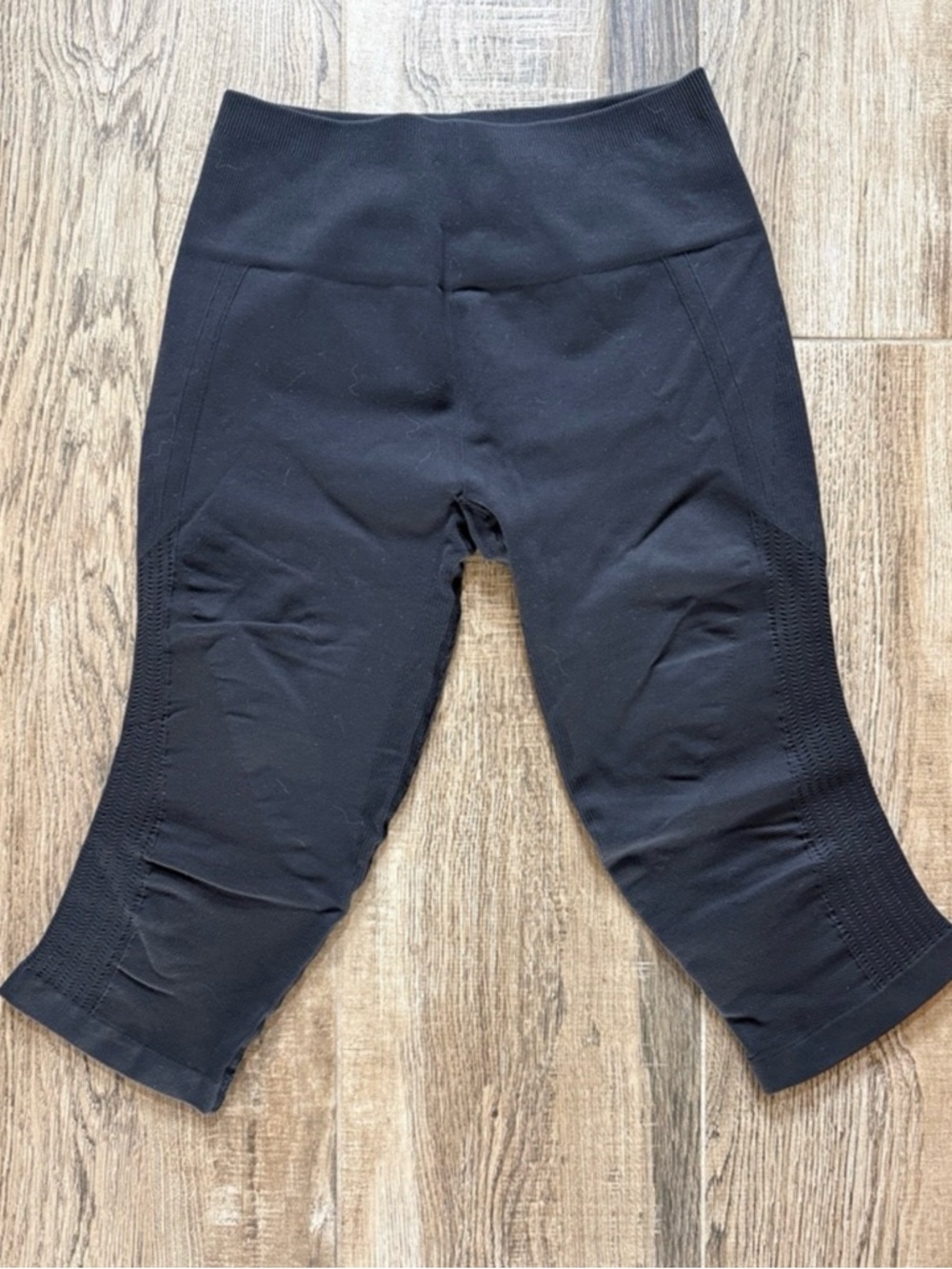 lululemon athletica Black Seamless Capri Leggings